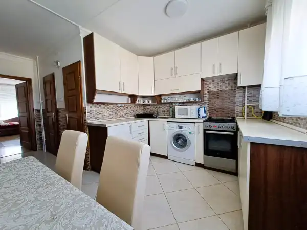Eladó panellakás, Tiszaújváros 3 szoba 61 m² 32 M Ft