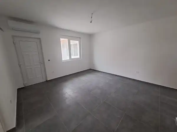 Eladó új építésű családi ház, Poroszló 9 szoba 205 m² 110 M Ft